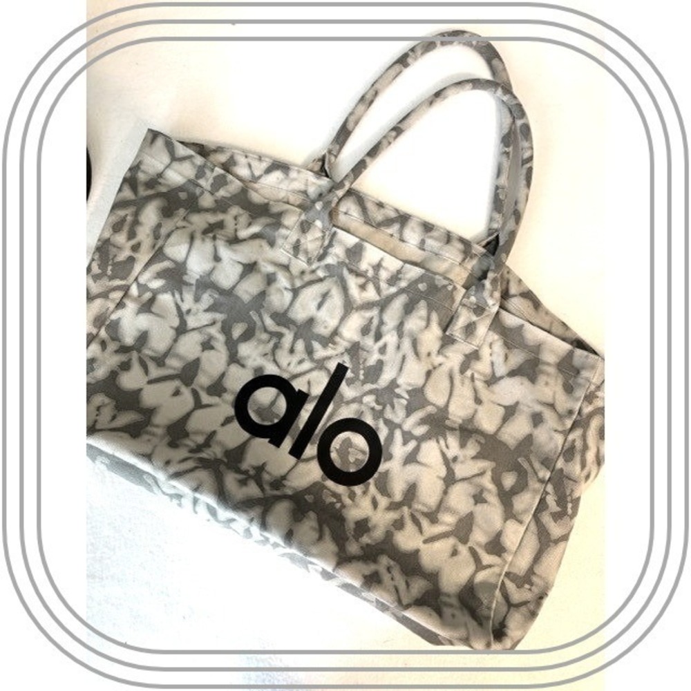 Alo Yoga Shopper Tote Bag Grey White Tie Dye Canvas Oversized W7066R